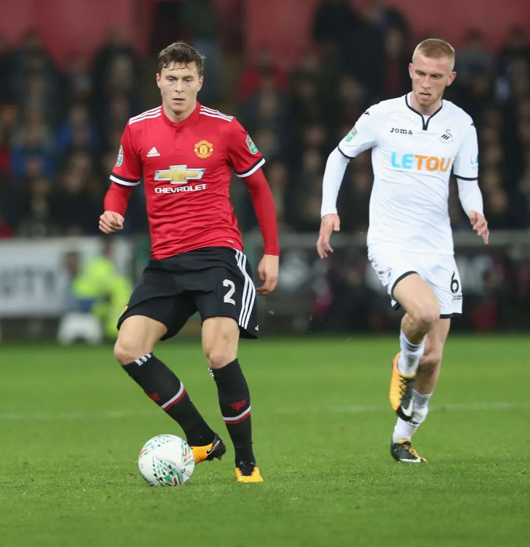 足球事业中 足球事业中